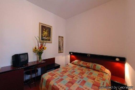 Albergo Moderno Лукка Екстер'єр фото